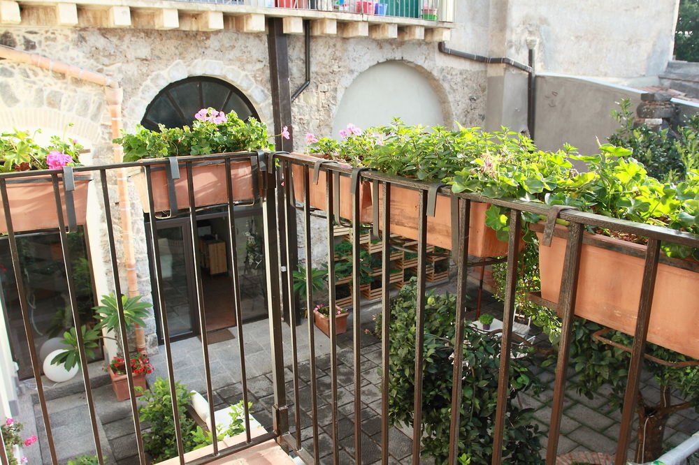 Beb Comeinsicily Cortedeilimoni Charming E Relaxing Luxury Acireale Exterior foto